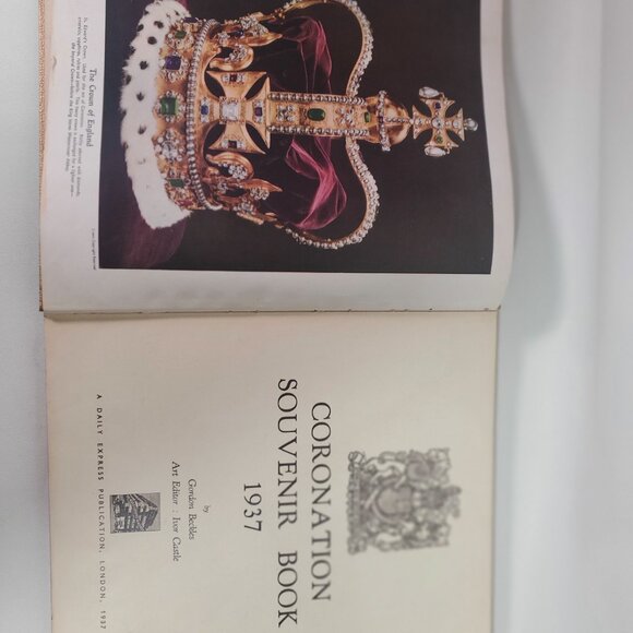 British Royal Coronation Memorabilia Books– British Monarchy Keepsakes - Picture 14 of 15